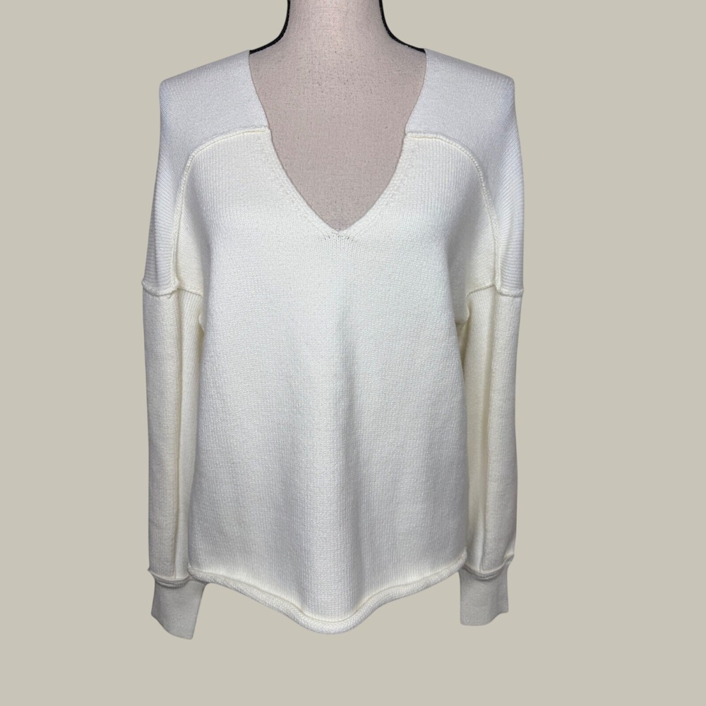 NEW CAbi Easy Pullover Sweater Ivory Deep V Neck SzM NWT Minimalist Quiet Luxury